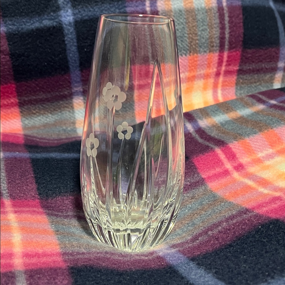 Mikasa Cut Crystal Glass 6” Flower Bud Vase (Daisy Meadow Floral Pattern)